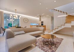 Sembawang Hills Estate (D20), Terrace #454642691